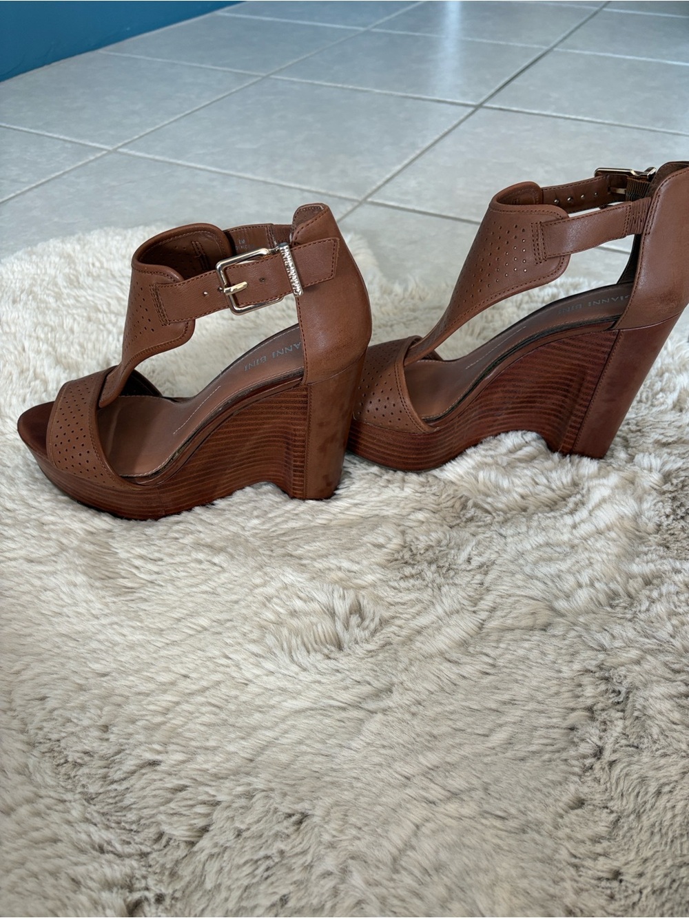 Gianni Bini 8.5 Brown Leather Wedge Sandals